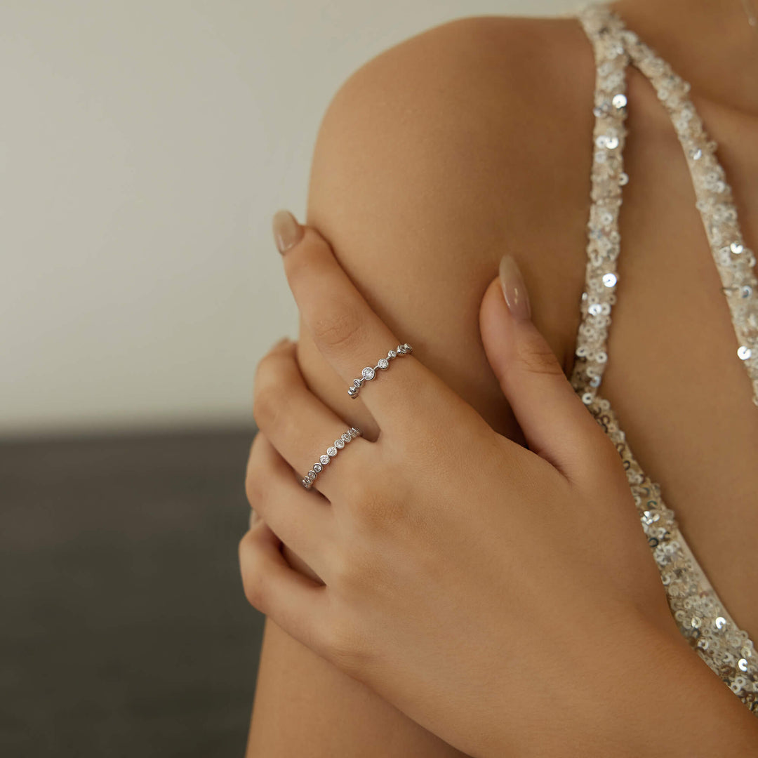 Silver Bezel Cubic Zirconia Zig-Zag Ring R065-01H