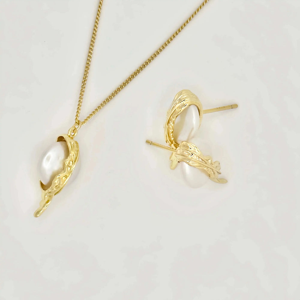 Angel Wings Button Baroque Pearl necklace and earrings set