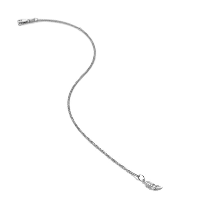 Silver necklace with a pendant 