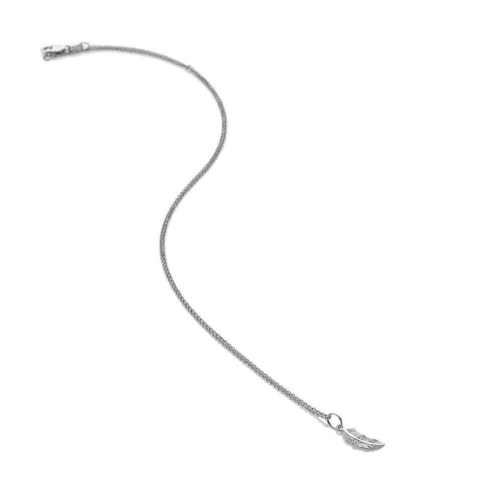 Silver necklace with a pendant 