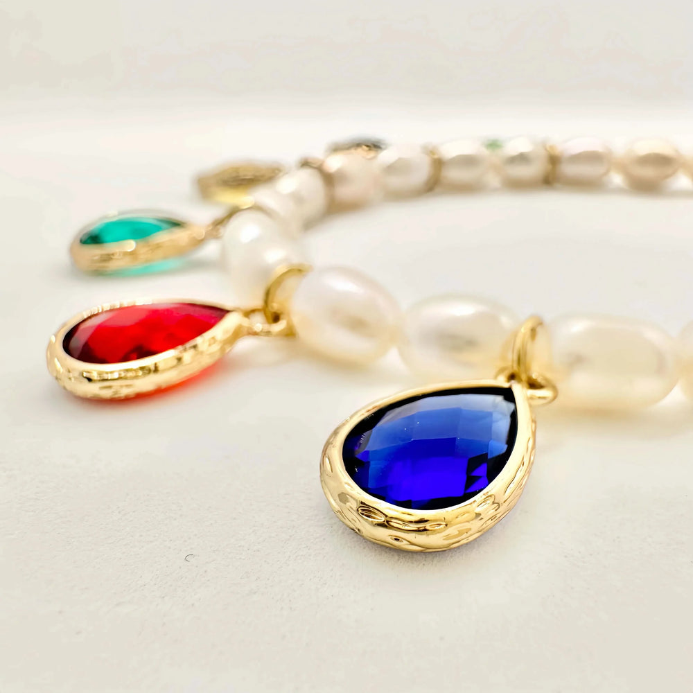 Seeds Pearl Bracelet with Rainbow Charms