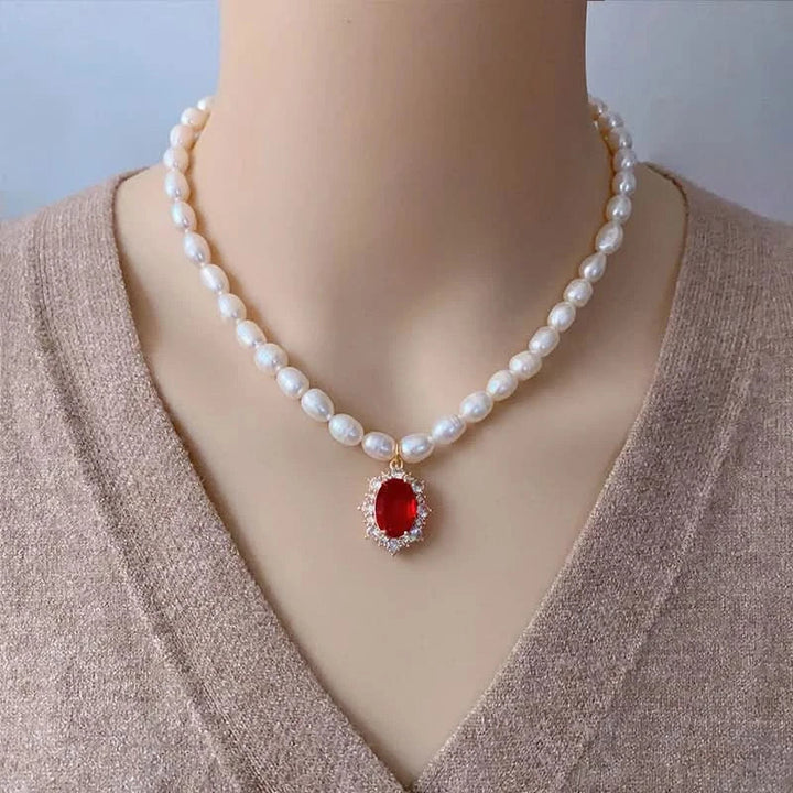 Seeds Pearl Choker Necklace with Crystal Pendant
