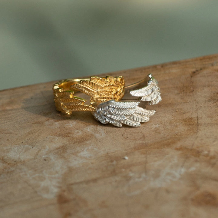 Silver Angel Wing Hug Ring RSAWING