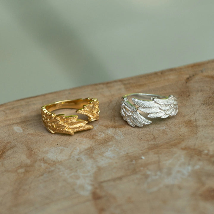 Silver Angel Wing Hug Ring RSAWING