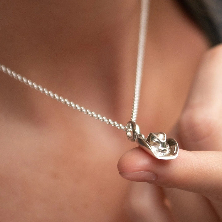 Silver Cowboy Hat Necklace CNSCOHT-1