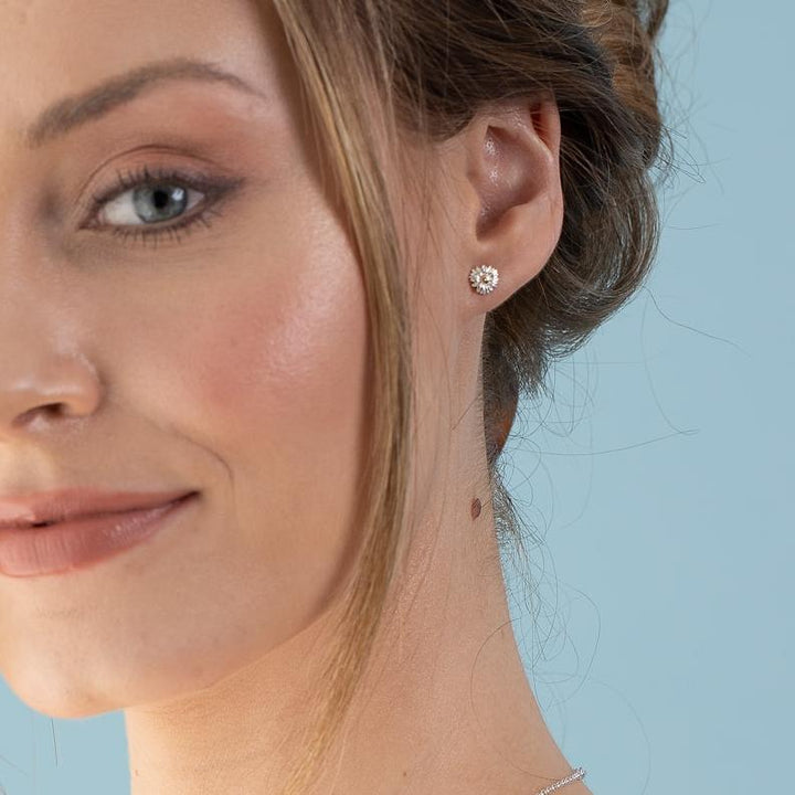 Silver Daisy Stud Earrings SESDSY