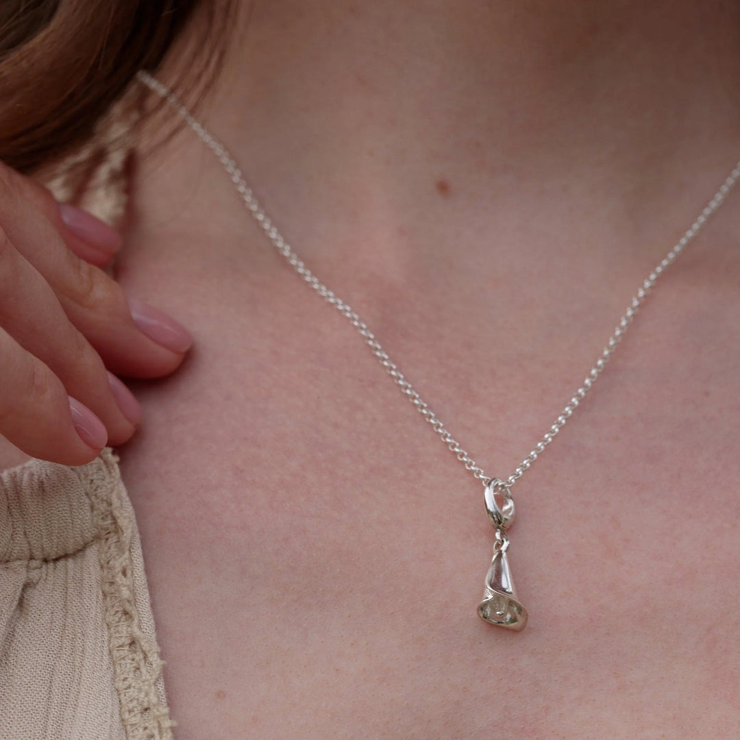 Silver Lily Flower Necklace CNSLI-1
