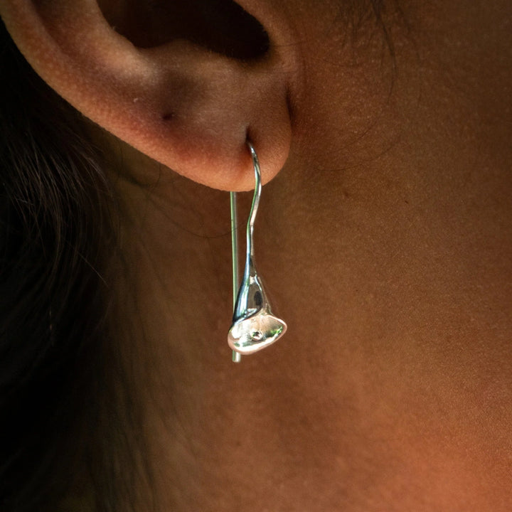 Silver Lily Hook Earrings HKESLI