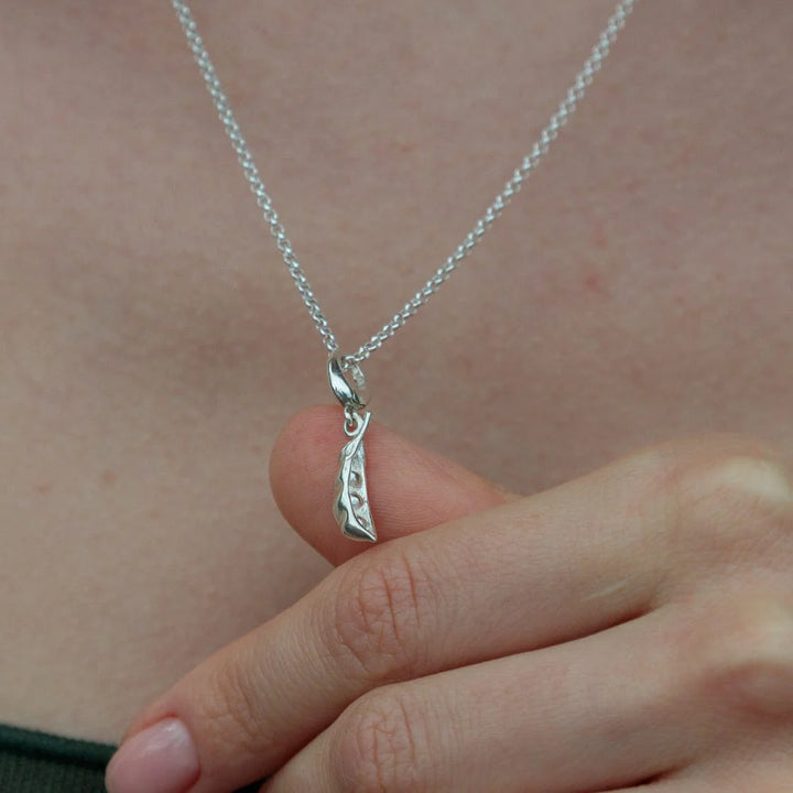 Silver Peapod Necklace CNSPOD-1