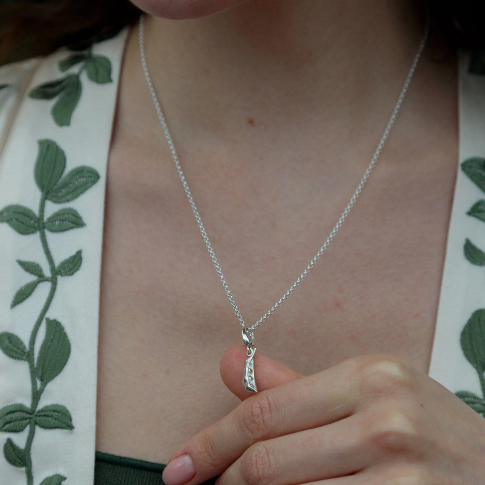 Silver Peapod Necklace CNSPOD-1
