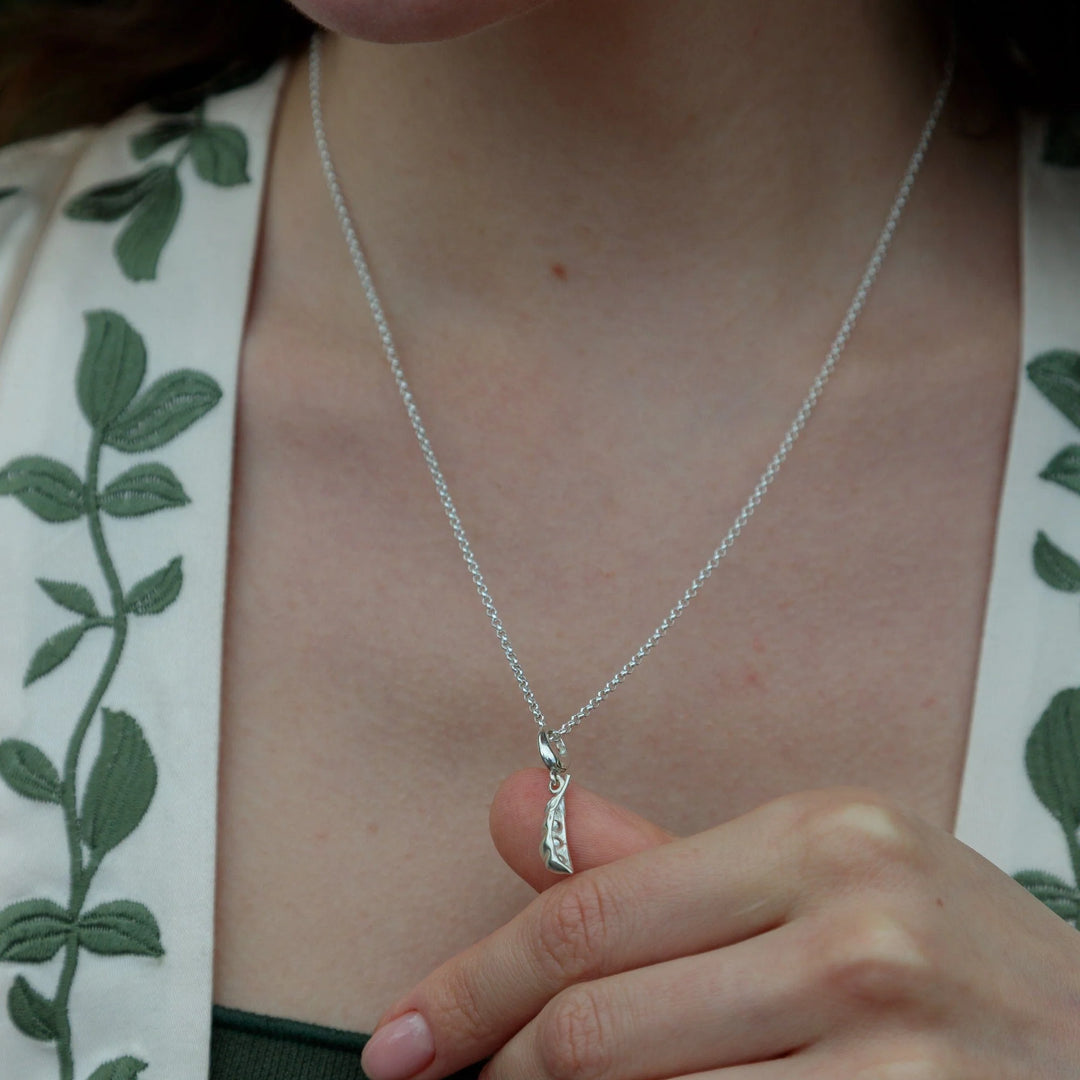 Silver Peapod Necklace CNSPOD-1