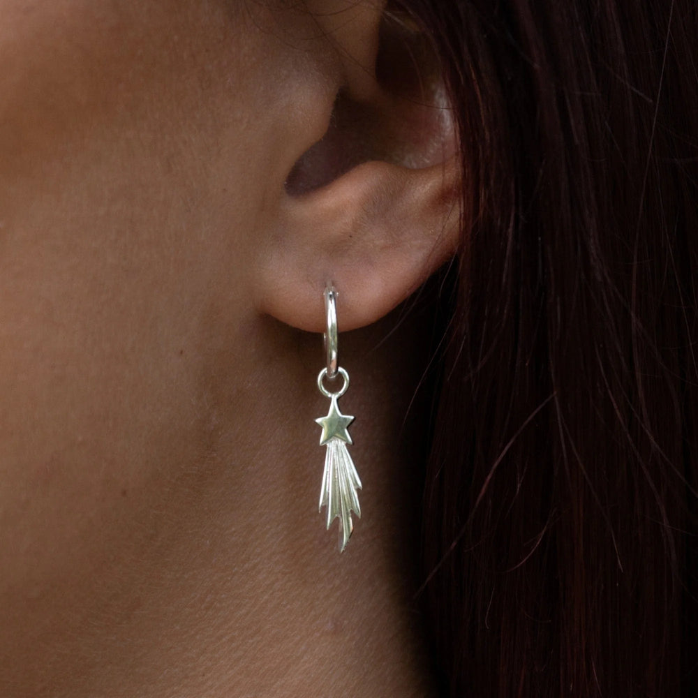 Silver Shooting Star Charm Hoop Earrings CHESSST-MINI