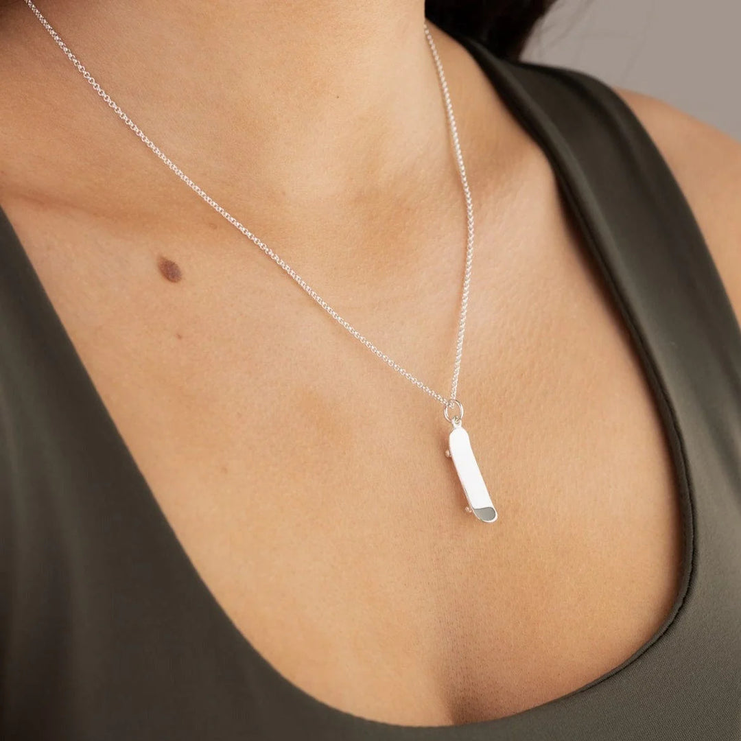 Silver Skateboard Necklace CNSSKABO-1