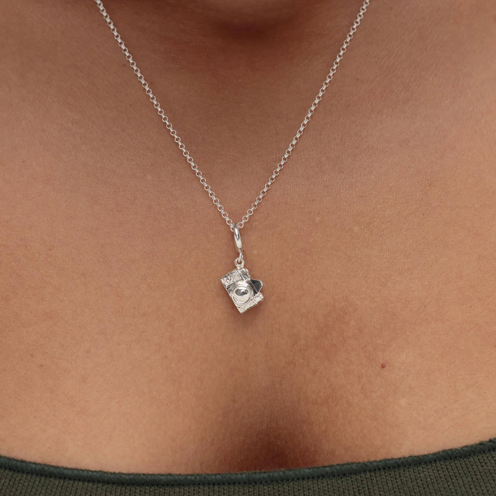 Silver Vintage Camera Necklace CNSVC-1