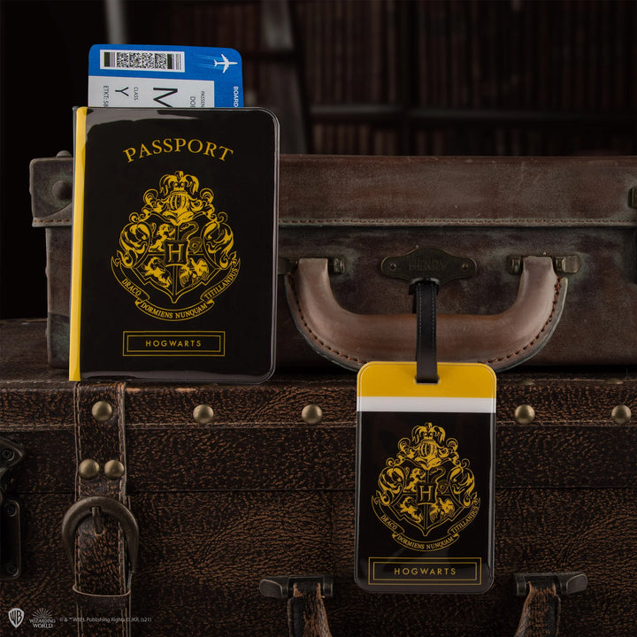 Harry Potter Tag + Passport cover SET Hogwarts CR2510