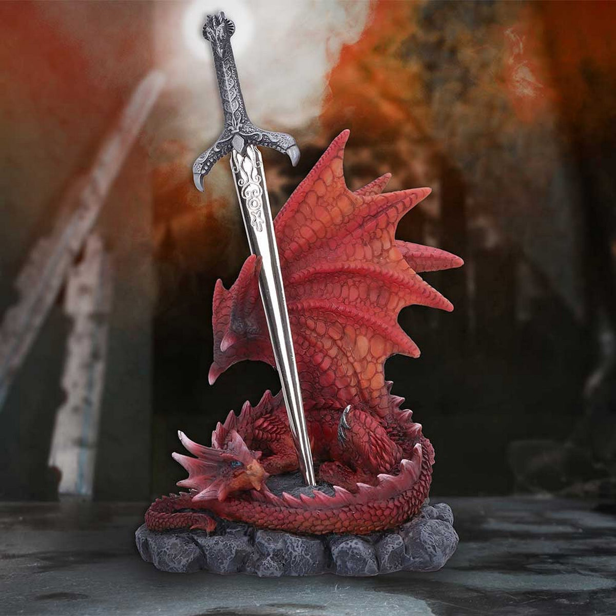 Forged in Flames dragon figurine U6565Y3