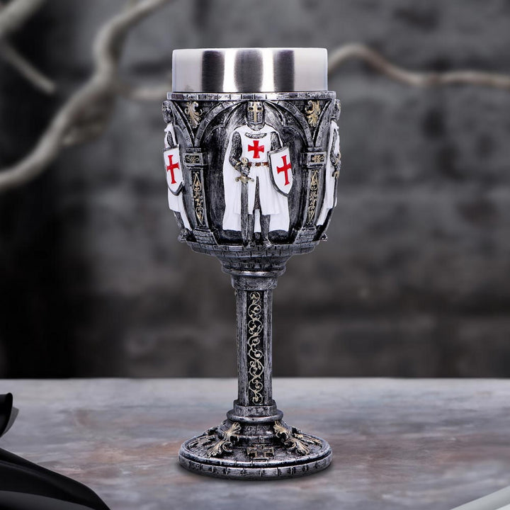Valiant Medieval Knight Architectural Goblet U6876C24