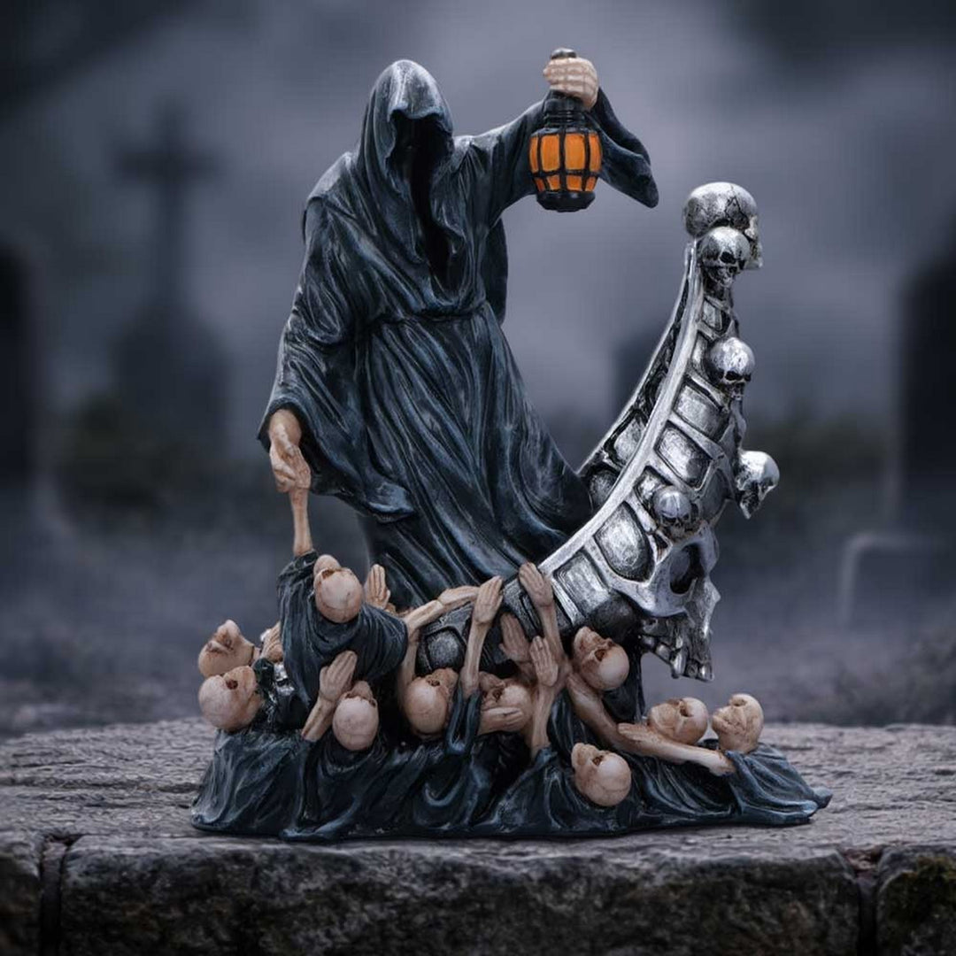 Final Passage Gothic Figurine 22.5cm U7565B26