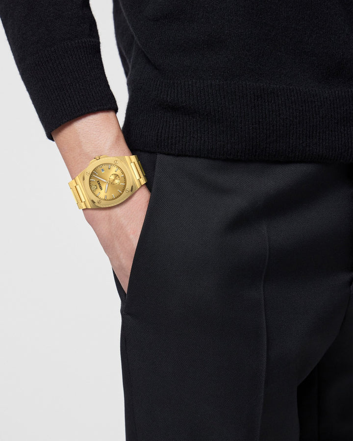 Versace Women’s Slim Dive 40 mm Silver Dial Bracelet Watch VE0V00525