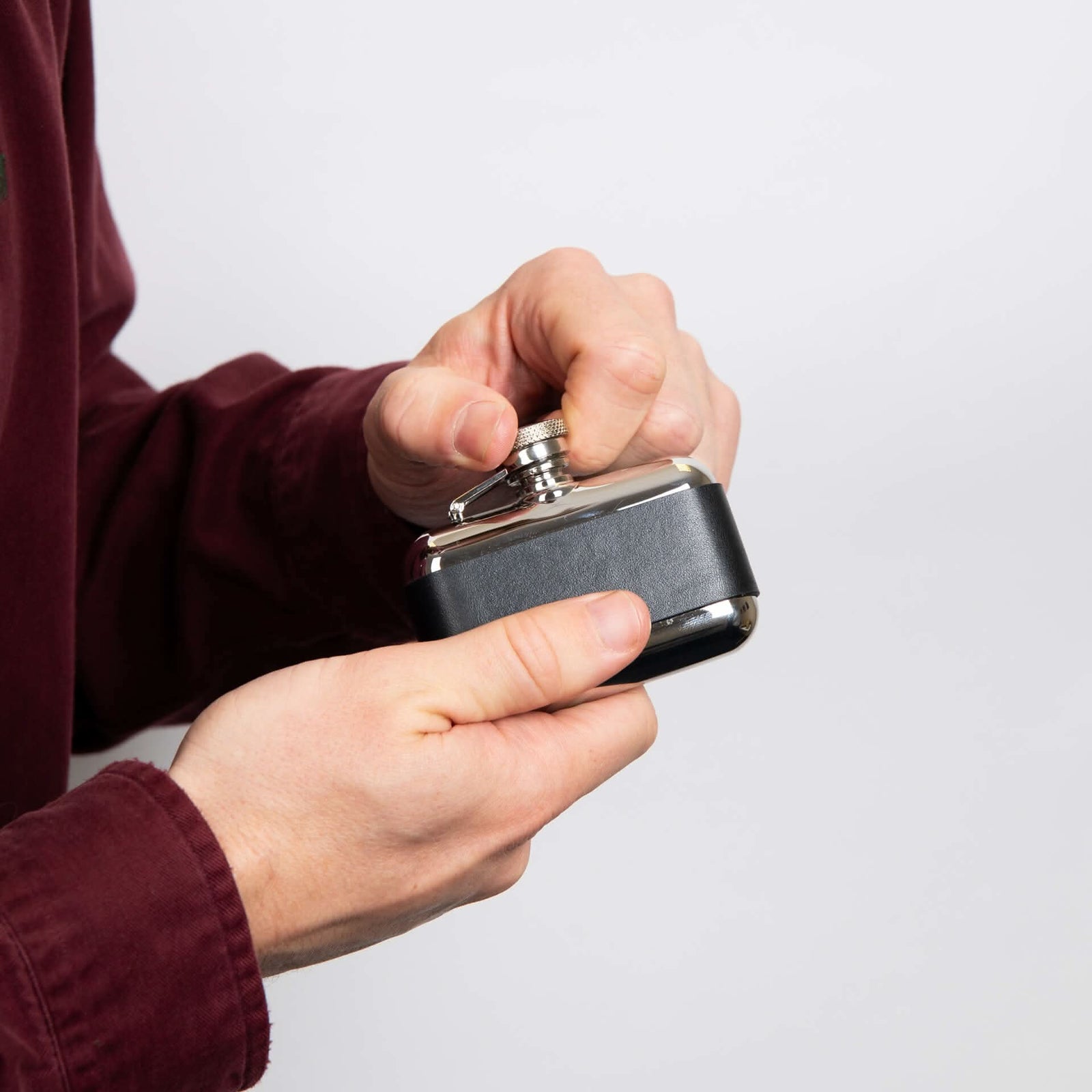 Stainless Steel 3oz Black Leather Hip Flask Y440