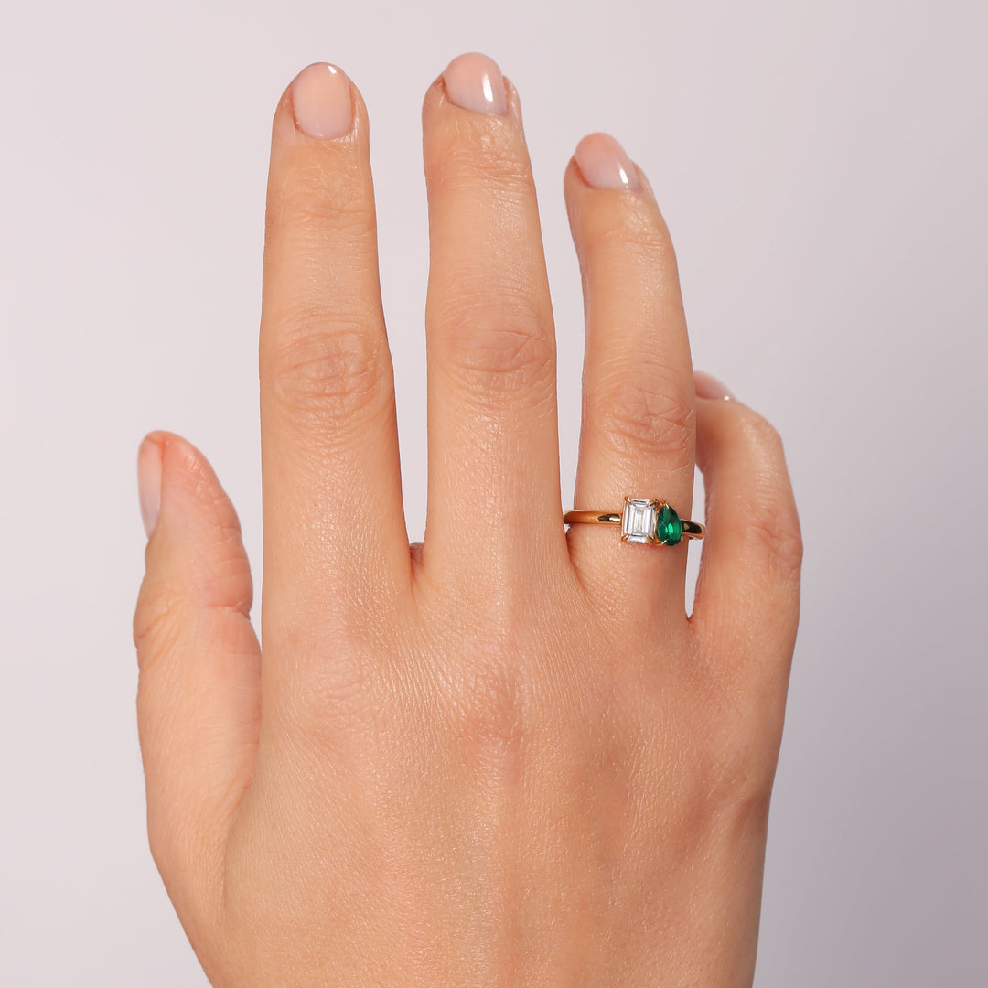 Harmony | 9ct Yellow Gold 0.75ct tw Lab Grown Diamond and Created Emerald Toi et Moi Ring