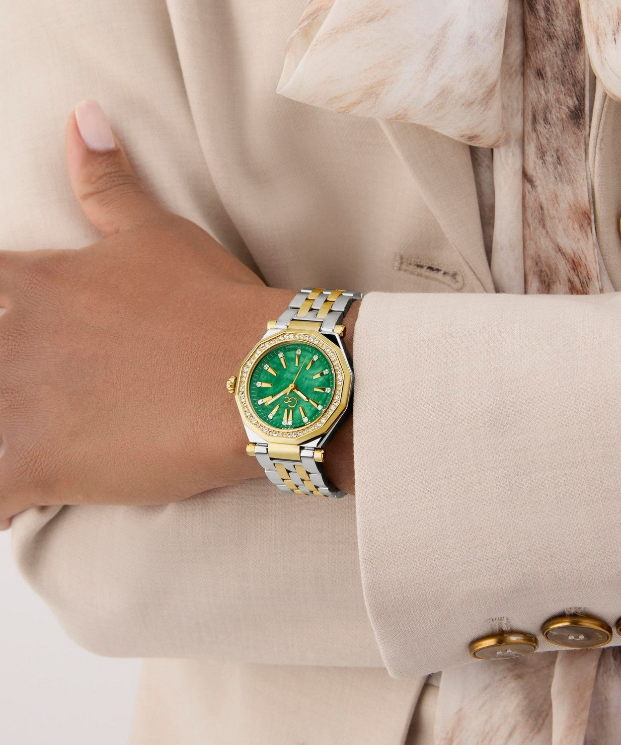 GC Dress Womens Silver & Yellow Gold Tone Watch Z55003L9