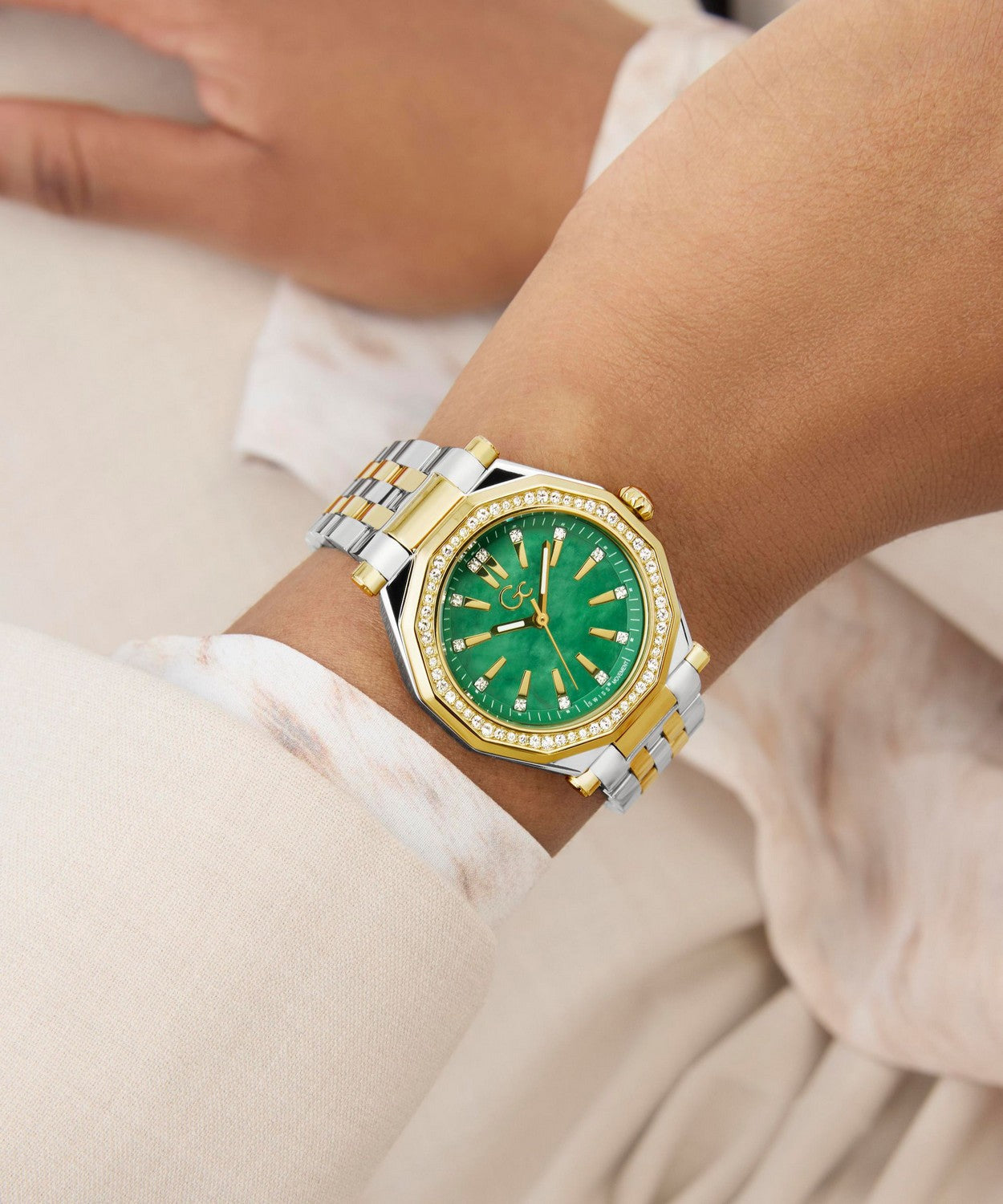 GC Dress Womens Silver & Yellow Gold Tone Watch Z55003L9