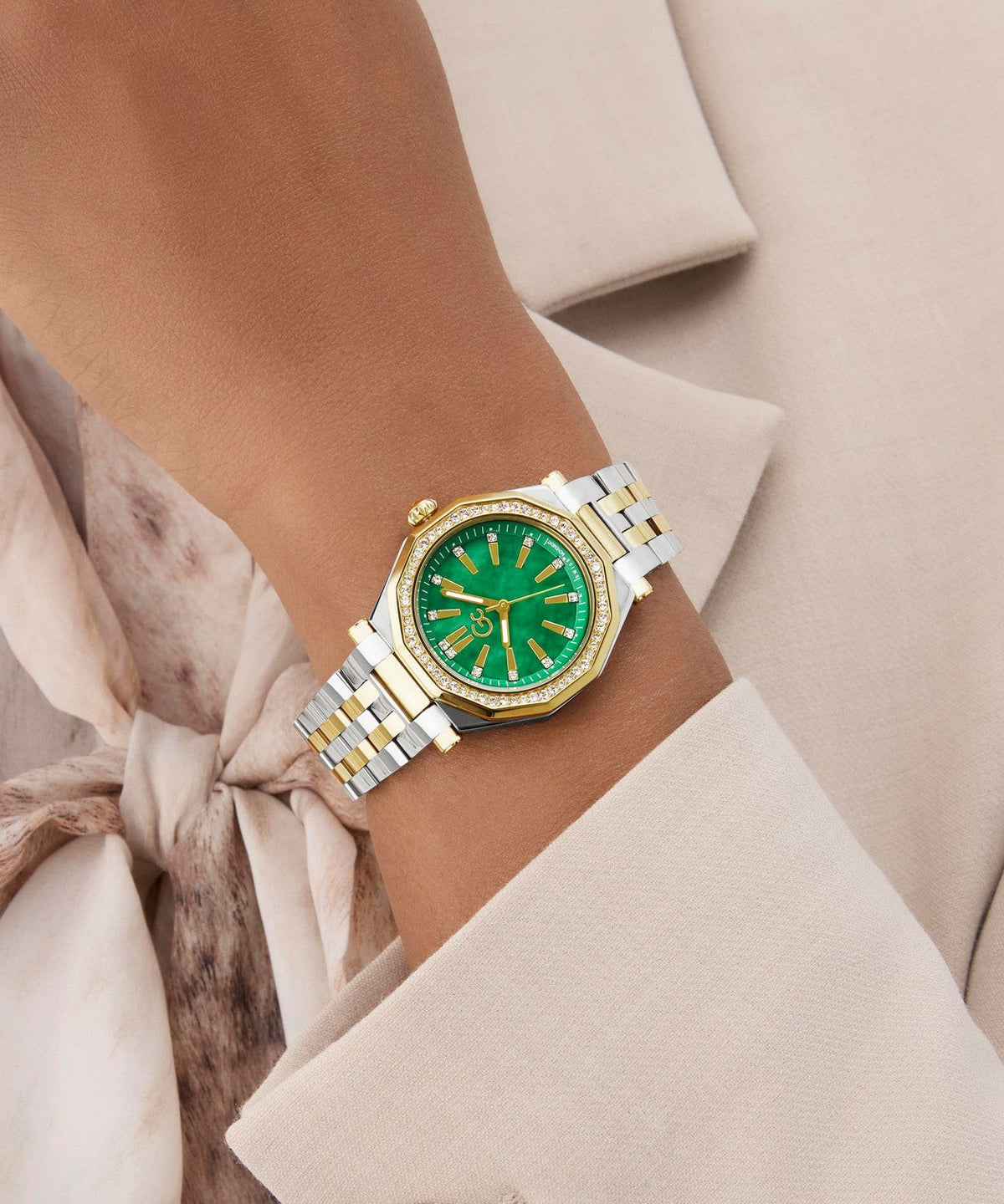 GC Dress Womens Silver & Yellow Gold Tone Watch Z55003L9