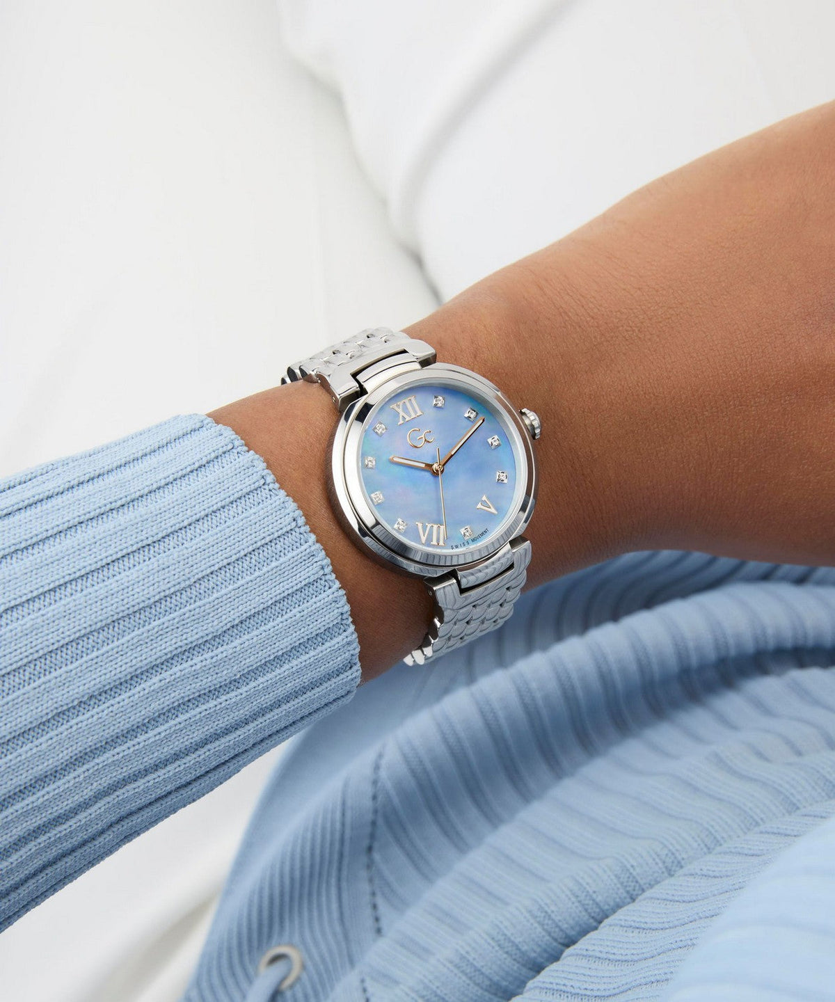 GC Dress Womens Silver Tone Watch Z64003L3