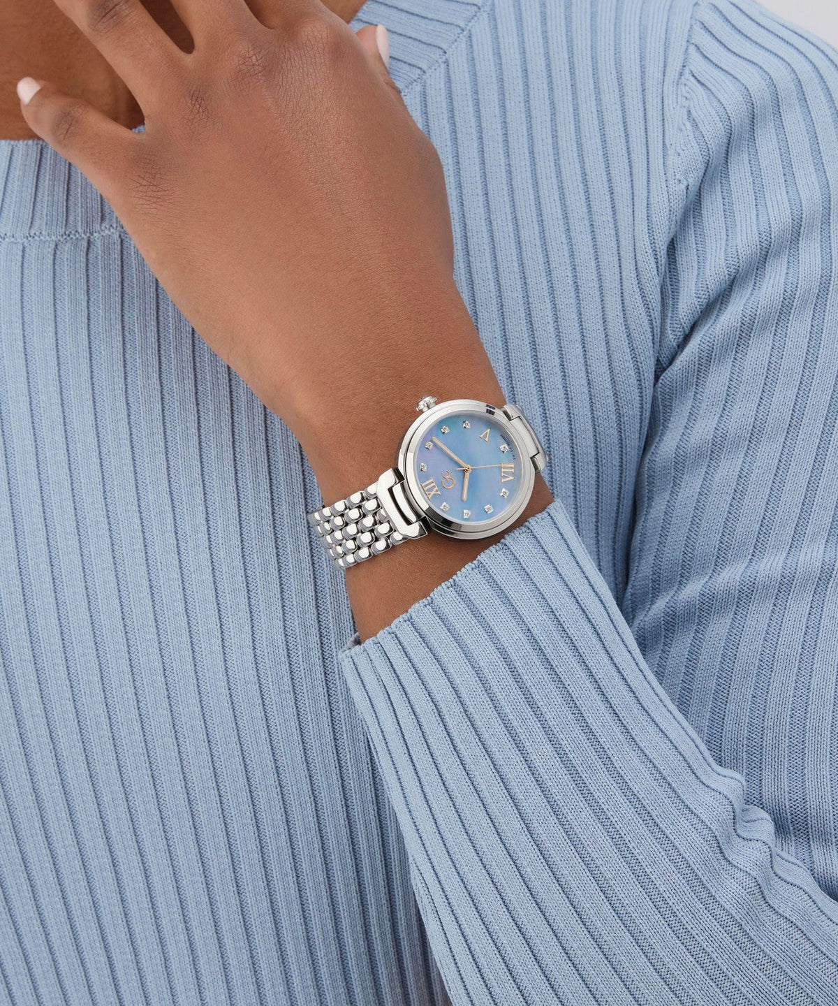 GC Dress Womens Silver Tone Watch Z64003L3