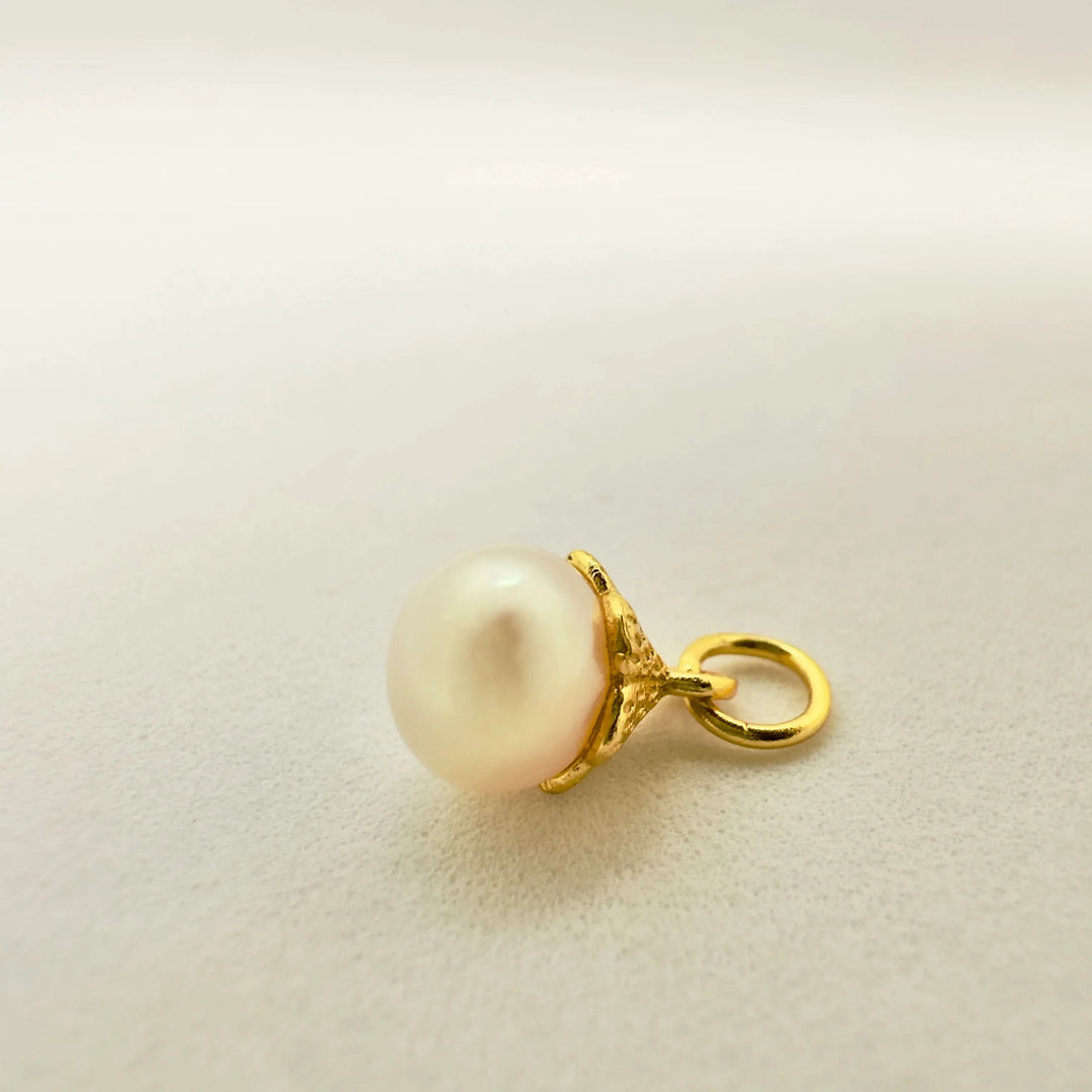 Flower Pearl Pendant Necklace