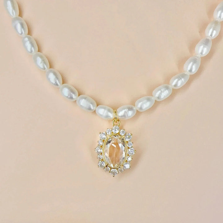 Seeds Pearl Choker Necklace with Crystal Pendant
