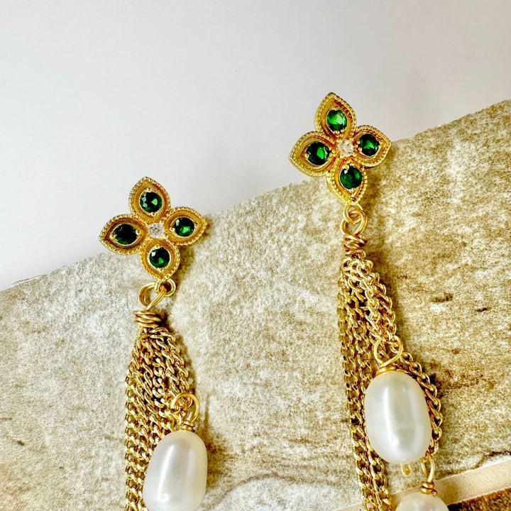 Green diamond chain drop pearl earrings