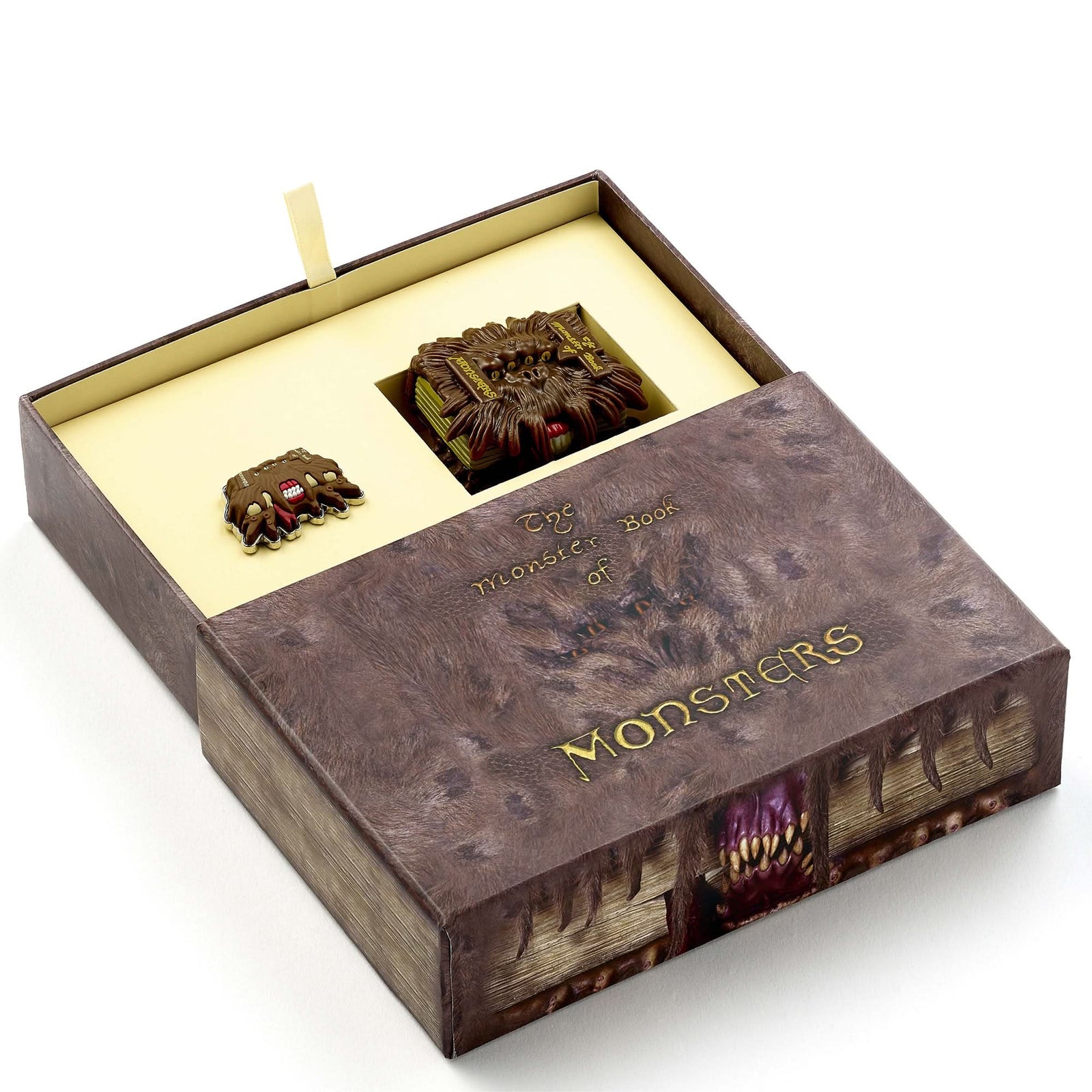 Harry Potter Monster Book Gift Box Monster Book Keyring Pin Badge GSKR0629