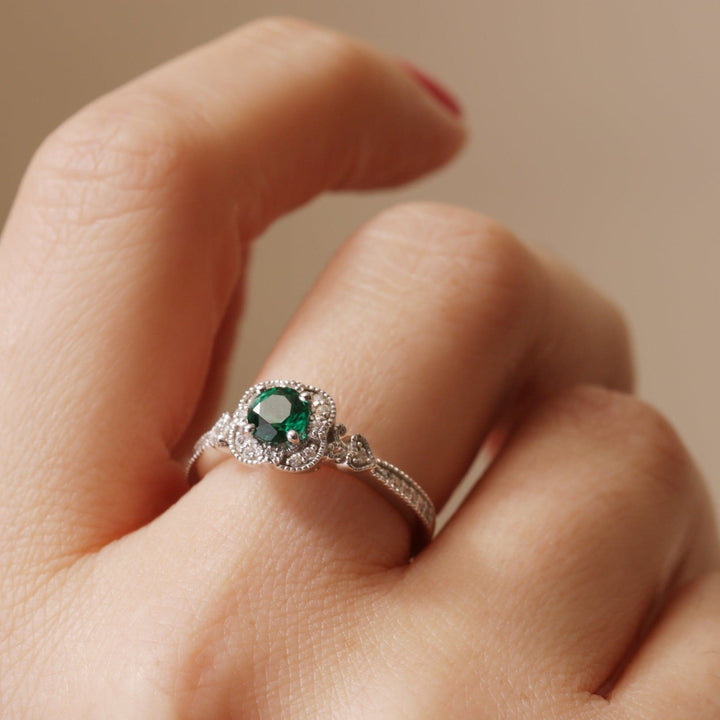 Harper | 18ct White Gold 0.12ct tw Lab Grown Diamond and Created Emerald Vintage RingCreated BrillianceBA0071850 - M