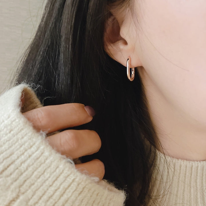 Bold one touch earrings-1