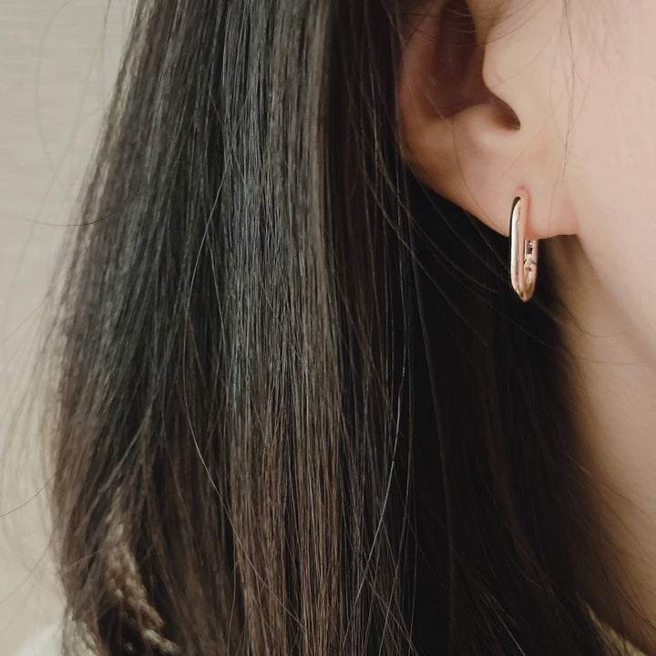 Bold one touch earrings-4