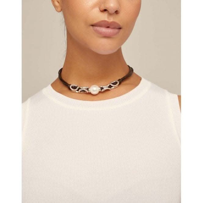 Legend White Leather Pearl Shell NecklaceUNOde50COL1829MARMTL0U