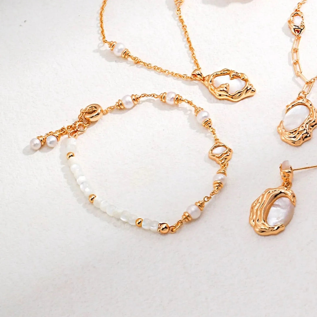 Mother Shell Pearl Bracelet