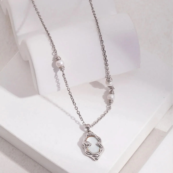 Mother Shell Pearl Necklace