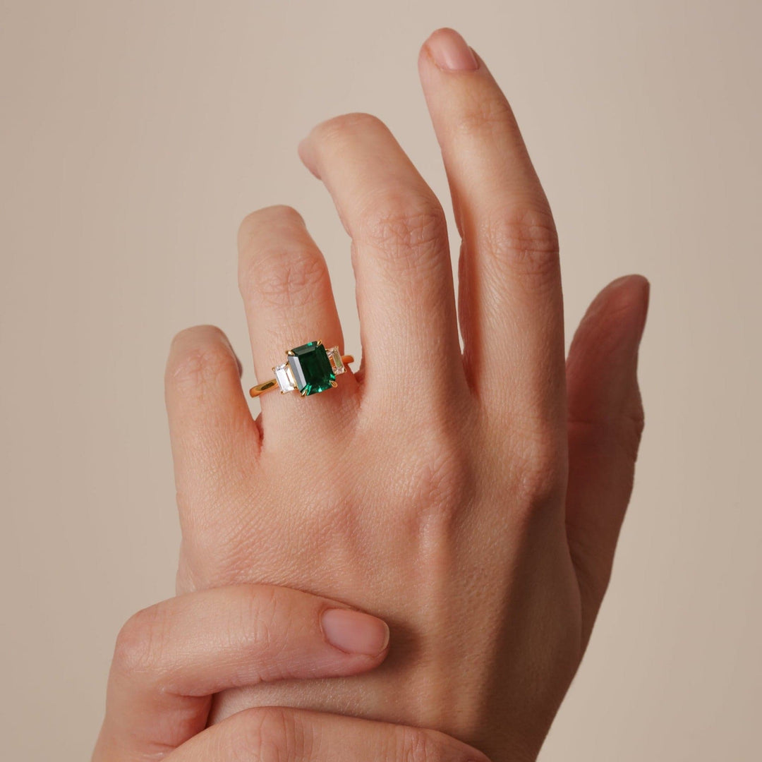 Murphy | 18ct Yellow Gold Created Emerald and Lab Grown Diamond RingCreated BrillianceBA0073131 - O