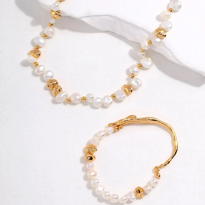 Natural Gold and Pearl Necklace