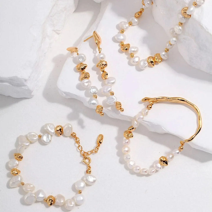 Natural Gold and Pearl Necklace