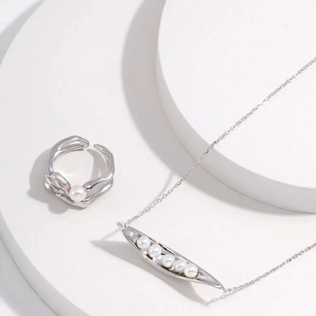 Pearl Ring features a lava design- Adjustable