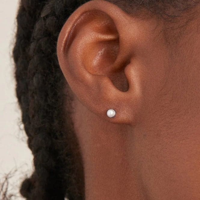 Pearl Cabochon Stud Earrings E043 - 01HAnia HaieE043 - 01H