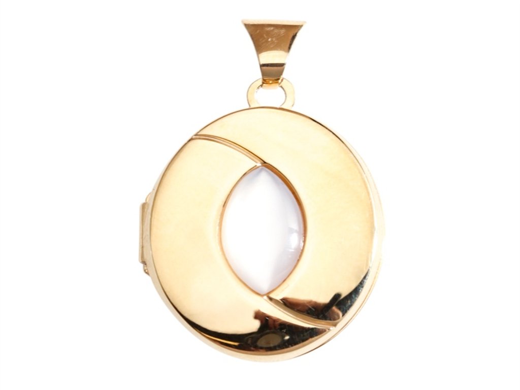 Sterling Silver Gold Plated Mother of Pearl Oval LocketThe Fine CollectiveBA0060839