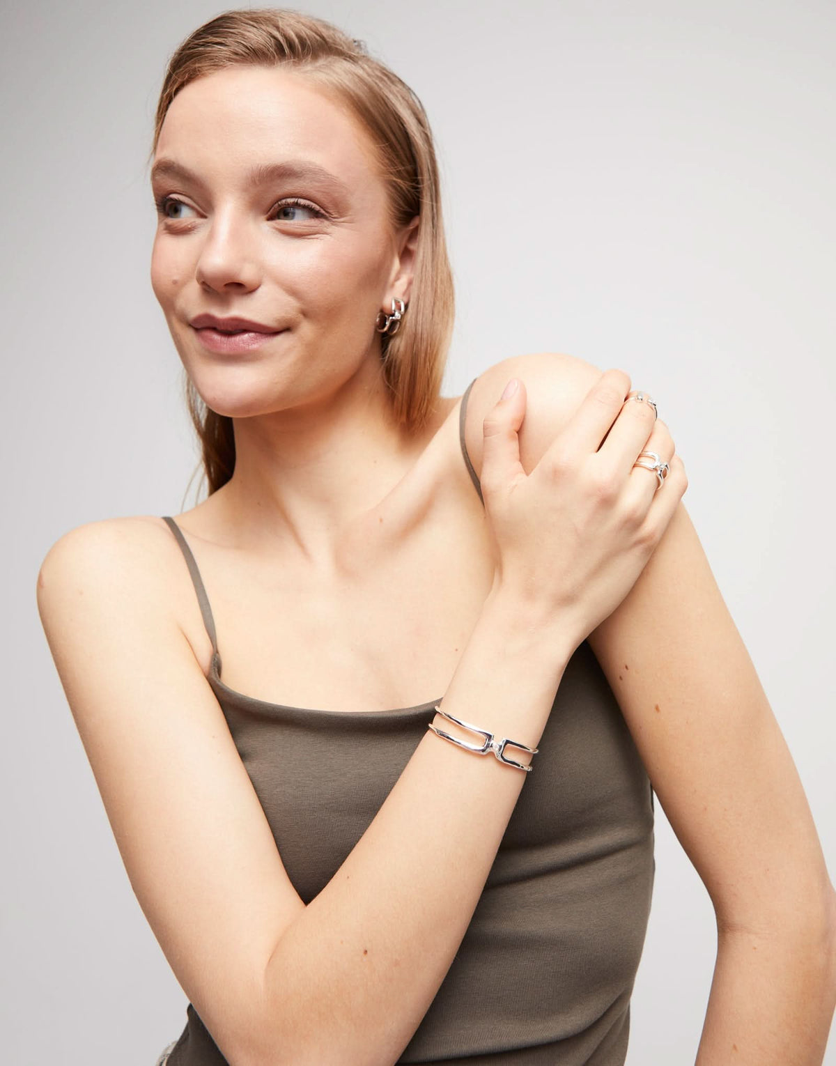 Sterling Silver Plated Ser Indomable White Bangle Bracelet PUL2446BLNMTL0UNOde50PUL2446BLNMTL0L