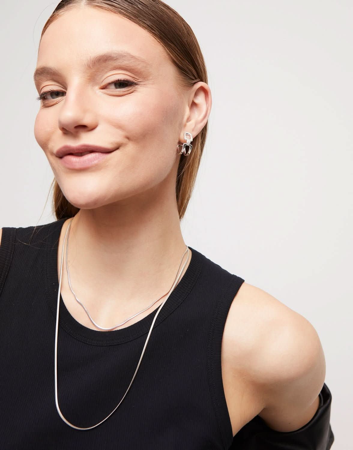 Sterling Silver Plated Ser Indomable White Earrings PEN0971BLNMTL0UUNOde50PEN0971BLNMTL0U