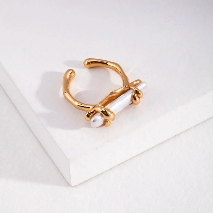 Stick Baroque Pearl Ring