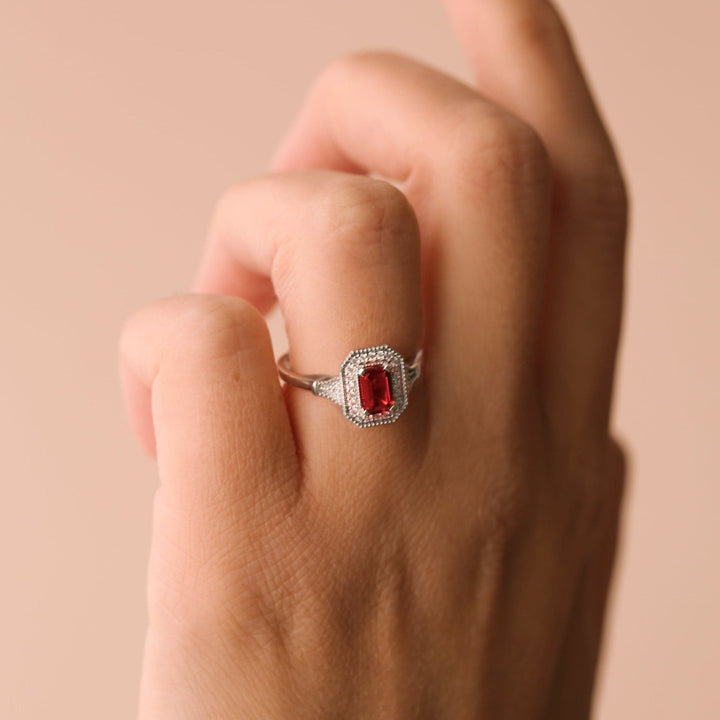 Vera | 18ct White Gold 0.12ct tw Lab Grown Diamond and Created Ruby Vintage RingCreated BrillianceBA0071854 - M